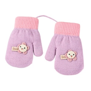 Manusi copii, model dragut cu un singur degetel si snur, manseta elastica, accesorizate cu figurine vesele, tematica happy winter, unisex, marime 3 – 8 ani, mov