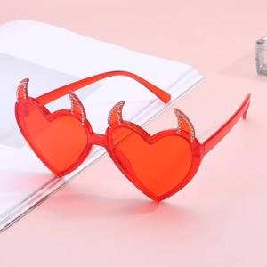 Ochelari de soare pentru femei, model inimioara cu cornite, tematica fashion little devil, marime universala, rosu aprins - Img 2