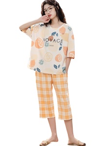 Pijama dama, set doua piese, bluza maneca scurta si pantaloni trei sferturi, model cu fructe deliciose, tematica tasty fruits, galbena