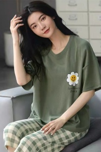 Pijama dama, set doua piese, bluza maneca scurta si pantaloni trei sferturi, model vesel cu floricica chic, tematica I love flowers, verde - Img 3