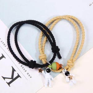 Set bratari cuplu cu magnet, tip sfoara neagra si maro, pandantiv cosmonauti, unisex - Img 2