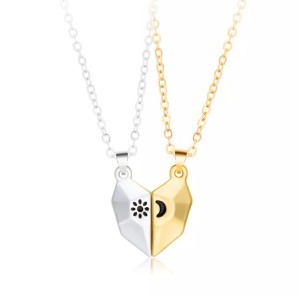 Set lant cuplu cu pandantiv inimioara magnet, model soare si luna, unisex, auriu cu argintiu - Img 4