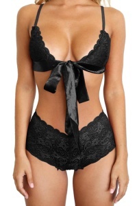 Set lenjerie sexy 2 piese, dantela, sutien si chilot talie inalta cu decupaj brazilian, negru