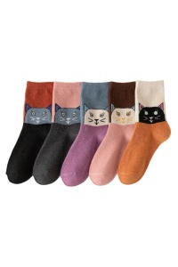 Sosete dama, set 5 perechi, model calduros, imprimeu cu pisici poznase, tematica lucky cat, marime 38 – 42, multicolore