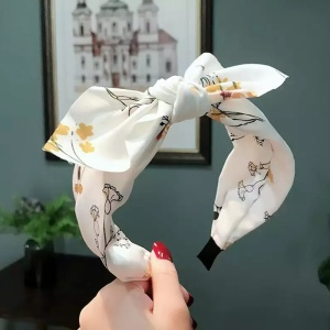 Bentita pentru par cu fundita tinereasca, alba cu imprimeu floral, marime standard - Img 2