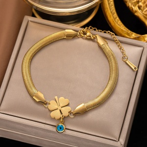 Bratara dama, model fashion cu pandantiv trifoi cu patru foi, accesoriu norocos, tematica lucky charm, aurie - Img 2