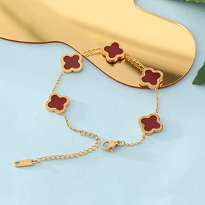Bratara dama, model norocos, trifoi cu 4 foi, aurie, reglabila, cu accesorii rosii - Img 3