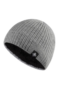 Caciula barbati, model minimalist cu detaliu chic, captuseala pufoasa si calduroasa, tematica warm days, marime universala, gri deschis