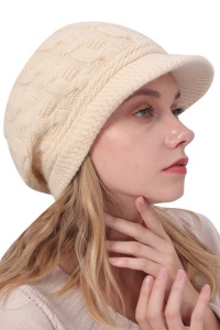 Caciula dama, circumferinta elastica, model cu cozoroc curbat pentru protectie vant si ninsoare, tematica elegant style, marime universala, bej