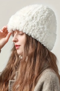 Caciula dama, model calduros pufos, tematica enjoy the snow, marime universala, alba - Img 2
