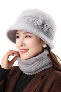 Caciula dama, set doua piese, model sofisticat cu fular tip guler asortat, tematica timeless elegance, marime universala, gri