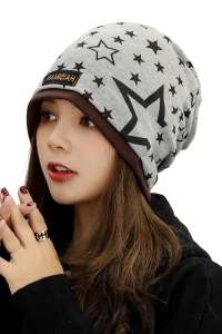 Caciula dama tip bandana, model cool cu stelute dublat la interior, despicatura la ambele parti, tematica urban style, marime universala, gri inchis