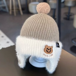 Caciula pentru copii, imprimeu cu ursulet, model calduros cu prelungire pentru urechi, tematica little funny bear, 2 – 4 ani, gri - Img 4