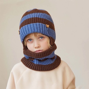 Caciula pentru copii, set doua piese, model cu prelungire peste urechi, accesorii delicate, fular asortat, tematica little funny guy, 3 - 9 ani, albastru cu maro - Img 2