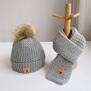 Caciula pentru copii, set doua piese, model moale si calduros cu pom pom si fular asortat, tematica I’m a baby bear, 1 – 5 ani, gri - Img 3
