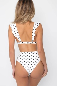 Costum de baie dama, 2 piese, model sexy trendy cu buline, sutien cu volanas, decolteu adanc in V si chilot cu talie inalta alb - Img 2