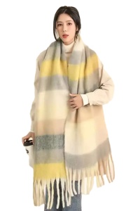 Fular dama, model gros si calduros, moale la atingere, tematica fashion winter, marime universala, galben