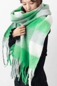 Fular dama, model gros si calduros, moale la atingere, tematica fashion winter, marime universala, verde inchis - Img 4