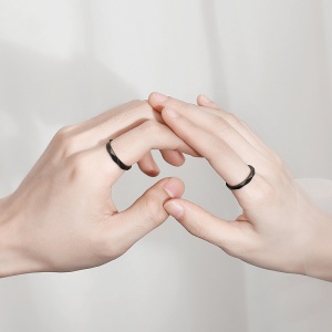 Inel unisex, set doua piese, model minimalist, delicate si asortate, tematica modern style, reglabil, argintiu cu negru - Img 4