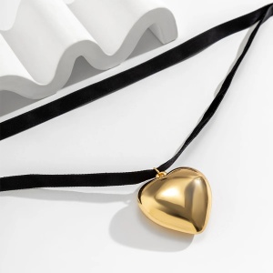 Lant dama tip colier choker, pandantiv inima supradimensionata, model elegant, tematica big heart, reglabil, auriu - Img 3