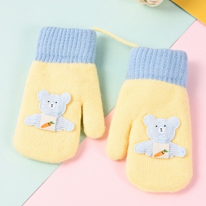Manusi copii, model dragut cu un singur degetel si snur, manseta elastica, accesorizate cu figurine vesele, tematica happy winter, unisex, marime 3 – 8 ani, galbene - Img 2