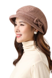 Palarie dama cu accesoriu fundita asortata, model versatil foarte elegant, tematica fancy lady, marime universala, maro deschis