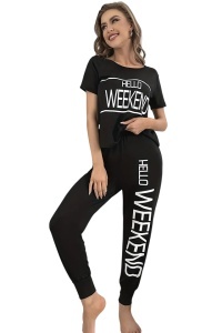 Pijama dama, set 2 piese, bluza cu maneca scurta si pantaloni lungi, model lejer si deosebit cu imprimeu tip text, tematica hello weekend, negru