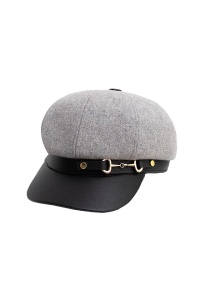 Sapca dama, model elegant cu accesoriu metalic, reglabila cu snur delicat la interior, tematica fashion town, marime universala, gri