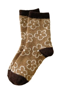 Sosete dama, model calduros cu imprimeu grafic, tematica fashion winter, marime 38 – 42, maro deschis