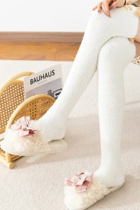 Sosete dama, model cu dungi, lung peste genunchi, calduros si accesorizat cu urechiuse, tematica warm sexy winter, marime 38 – 42, albe - Img 4