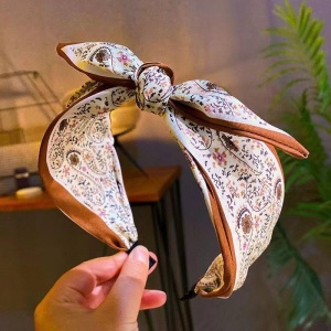 Bentita pentru par, model versatil si elegant cu funda, imprimeu floral, tematica fashion style, marime universala, alba - Img 4