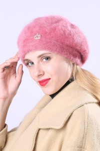 Bereta dama, model calduros captusit la interior, accesoriu delicat, tematica winter queen, marime universala, roz - Img 2