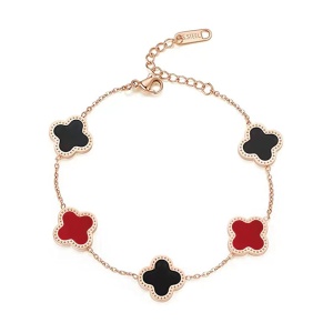Bratara dama, model norocos, M2, trifoi cu 4 foi, bronz, reglabila, cu accesorii negre si rosii