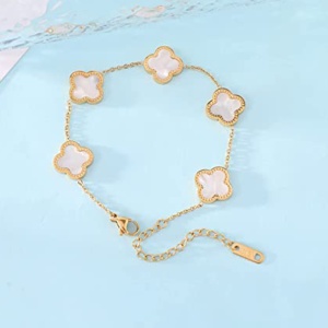 Bratara dama, model norocos, trifoi cu 4 foi, aurie, reglabila, cu accesorii albe - Img 4