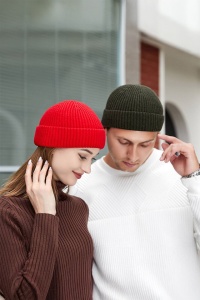Caciula barbati, model minimalist, confortabil si comod, tematica cool beanie style, marime universala, rosie - Img 4