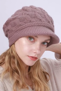 Caciula dama, circumferinta elastica, model cu cozoroc curbat pentru protectie vant si ninsoare, tematica elegant style, marime universala, mov deschis - Img 2