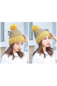 Caciula dama, model calduros cu pom pom si inimioare, tematica I love winter, marime universala, galbena - Img 2