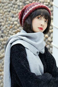 Caciula dama, model calduros cu pom pom, tematica cozy winter, marime universala, rosie - Img 3