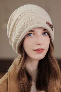 Caciula dama, model delicat cu accesoriu chic, tematica urban style, marime universala, bej - Img 2