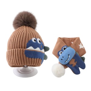 Caciula pentru copii, set doua piese, model foarte haios si vesel cu pompom si fular asortat, tematica animale haioase, 1 - 6 ani, maro