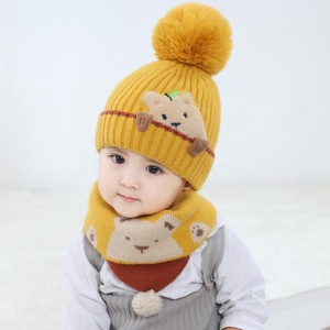Caciula pentru copii, set doua piese, model pom pom cu ursulet curios, fular asortat tip guler, tematica I’m a friendly little bear, 12 luni – 2 ani, galbena - Img 2
