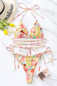 Costum de baie dama, 2 piese, model minimalist senzual, sutien cupe triunghiulare cu prindere crossbody, chilot decupaj clasic croi ingust reglabil, tematica summer flower galben - Img 3