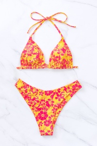 Costum de baie, set 2 piese, model minimalist cu imprimeu floral, sutien cupe triunghiulare reglabil si chilot decupaj clasic croi ingust, tematica fantezie de vara galben cu roz - Img 3