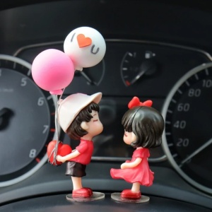 Figurine decorative individuale, model cuplu adolescenti indragostiti accesorizat cu baloane I love you, autoadeziv, tematica traieste momentul, rosu - Img 2