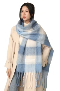 Fular dama, model gros si calduros, moale la atingere, tematica fashion winter, marime universala, albastru deschis