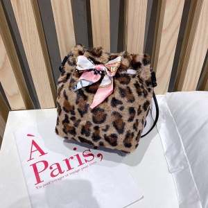 Geanta dama, bareta pentru umar, un compartiment, plus pufos, animal print - Img 3