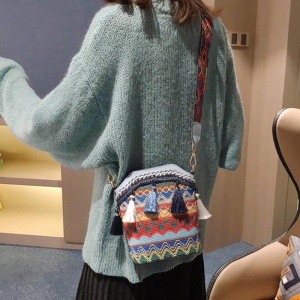 Geanta dama, ciucurei si broderie, model crossbody, piele sintetica, albastru deschis - Img 4
