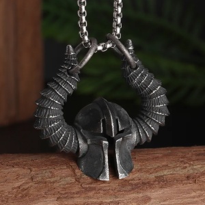 Lant cu pandantiv casca de luptator, model lumea fantastica, tematica dragon slayer warrior, unisex, argintiu, - Img 3