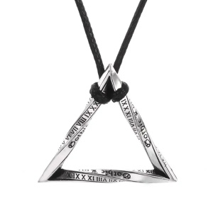 Lant cu pandantiv geometric triunghi, model cu numere romane, tematica twisted geometry M2, unisex, argintiu inchis,
