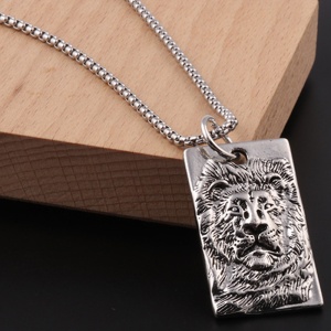 Lant cu pandantiv leu, dreptunghiular, model lion king, tematica regele junglei, unisex, argintiu, - Img 2